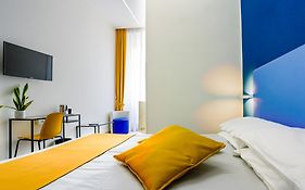 V10 Guesthouse - Vanvitelli 10